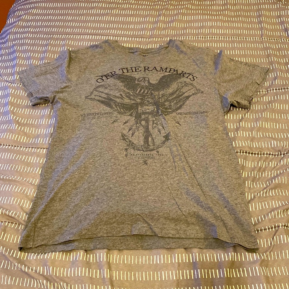 Men’s EXPRESS eagle tee shirt medium O’ER THE RAMPARTS